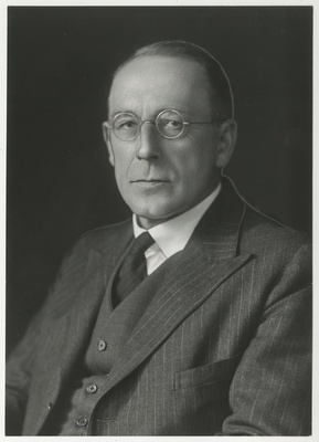 Sir John Harold Clapham, Cambridge'i ülikooli majandusajaloo professor, portreefoto  duplicate photo