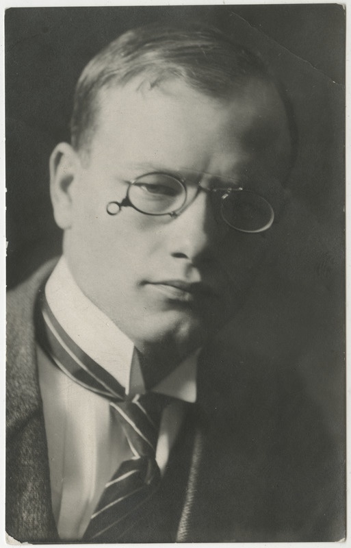 August Gailit, kirjanik, portreefoto
