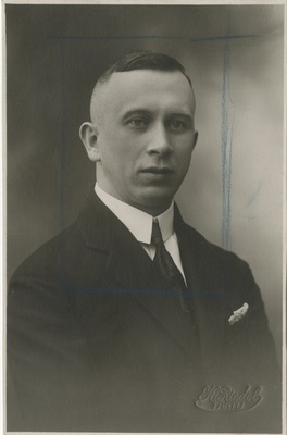 Pärtel Haliste (kuni 1928 Pärtel Bauman), eesti klassikaline filoloog, Tartu ülikooli professor, porteefoto  duplicate photo