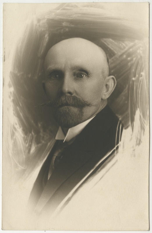 Jaan Illison, Valgamaa haridus- ja seltskonnategelane, portreefoto