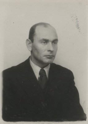 Richard Indreko, arheoloog, Tartu Ülikooli õppejõud, portreefoto  duplicate photo