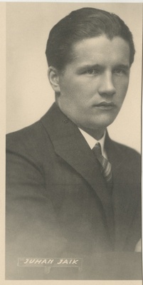 Juhan Jaik, eesti kirjanik, ajakirjanik, portreefoto  duplicate photo