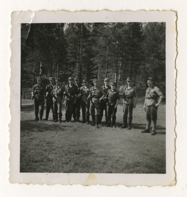 Orienteerumisvõistlus 1943, kuulipildija komando Jalgalas.  duplicate photo
