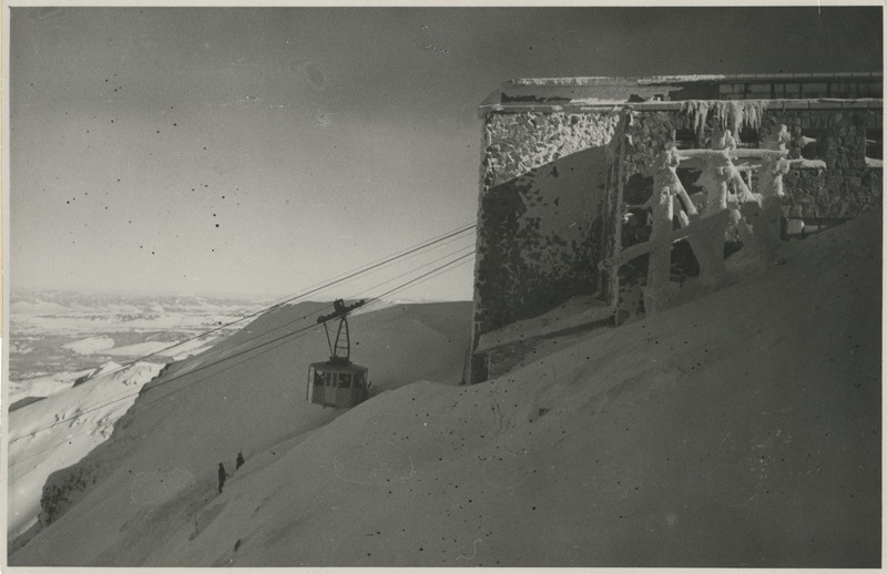 Juliana, Hollandi kroonprintsess koos prints Bernhardiga  1937. aasta Poola visiidil Krakóvis. Vaade Poola-Tatra mägedele Kasprowy mäelt
