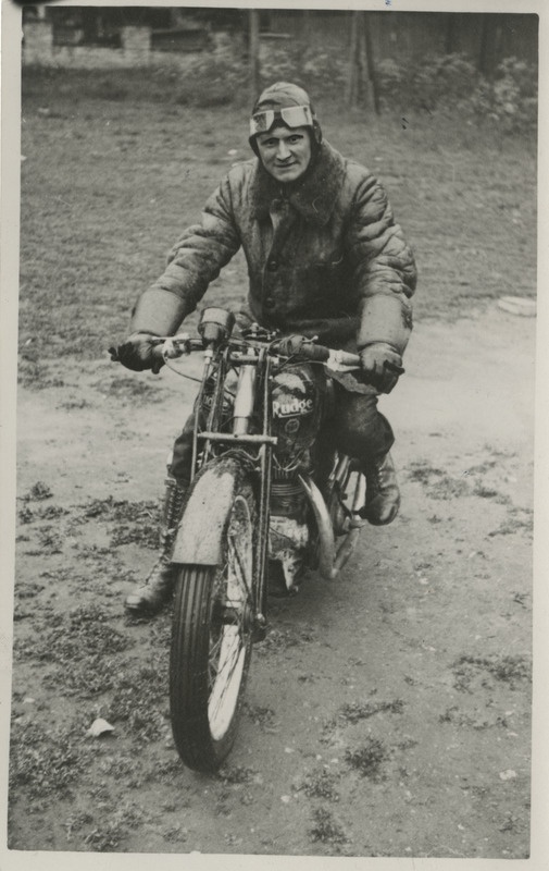 Ed. Johanson, mootorrattur, portreefoto