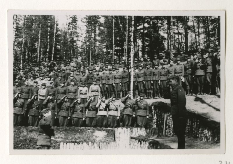 Soomepoisid Jalgala laagris 1943.a. Kogunemine.