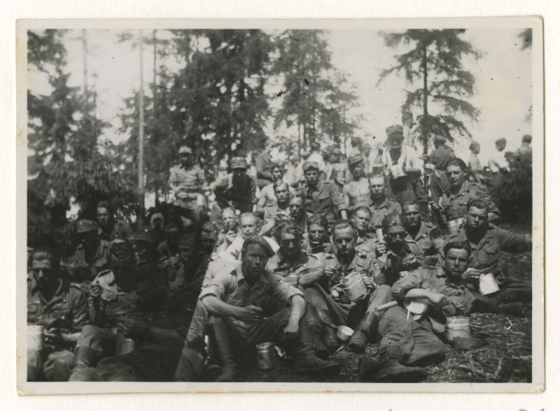 Soomepoisid Jalgala laagris 1943.a. I pataljon lasketiirul Jalgalas 1943