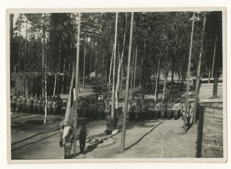 Soomepoisid Jalgala laagris 1943.a. I pataljon Võidupüha paraadil.