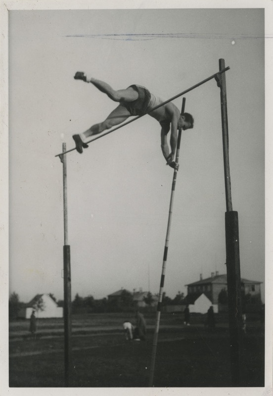 Richard Kiipsaar, eesti sportlane, Tartu kergejõustikuvõistlustel 1935