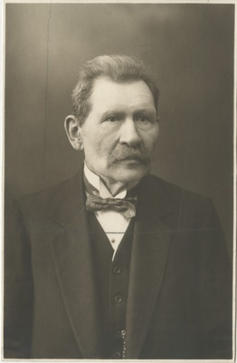 Mööbelseppmeister ja seltside tegelane Karl Kutsar  duplicate photo