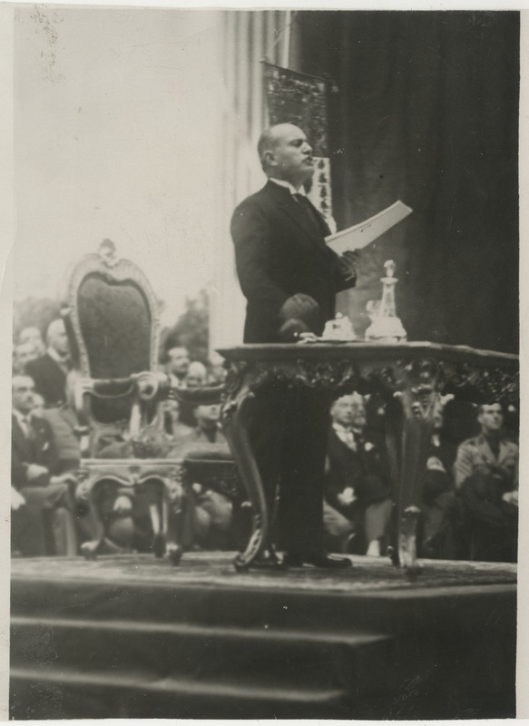 Itaalia peaminister ja diktaator Benito Mussolini d´Opera de Rome´s kõnet pidamas
