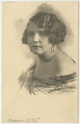 Mari Möldre (Mizzi Möller), eesti näitlejanna, portreefoto  duplicate photo