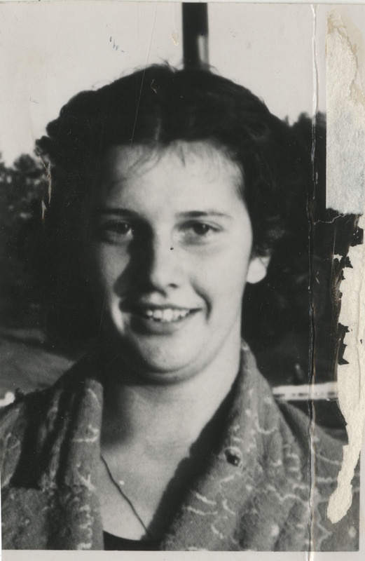 Ujuja Nora Neumann, portreefoto