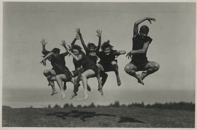 Gerd Neggo tantsustuudio tantsijad, foto on inspireeritud Gerd Neggo tantsust "Scherzo infernale"