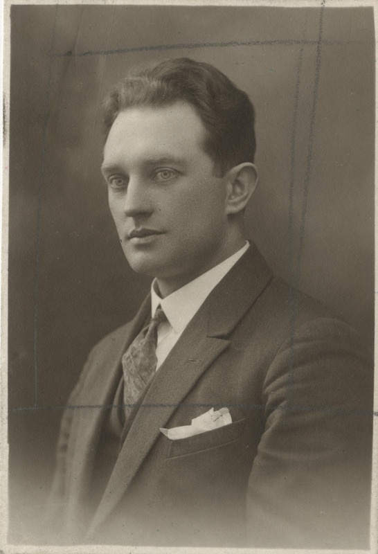 Omavalitsustegelane Peeter Pahksep, portreefoto1930