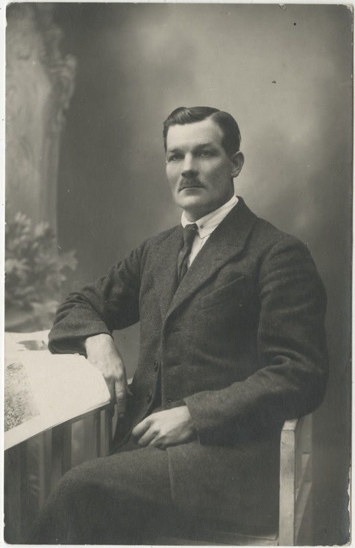 Sillaotsa koolijuht Ferdinand Parson, portreefoto
