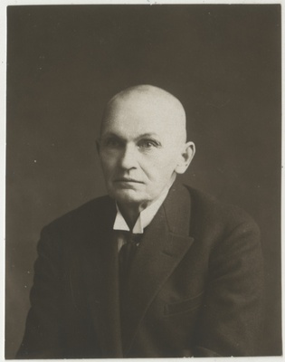 Ärimees Jaan Pommer, portreefoto  duplicate photo