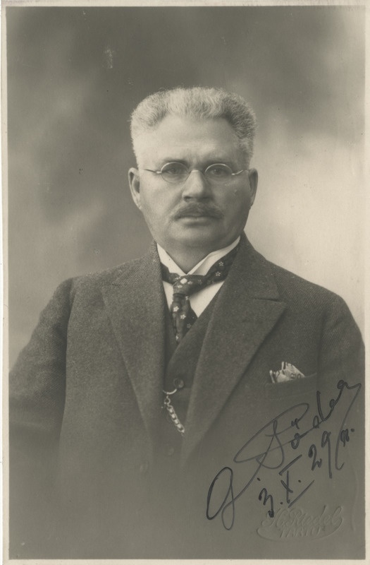 Georg Põder. Portreefoto.