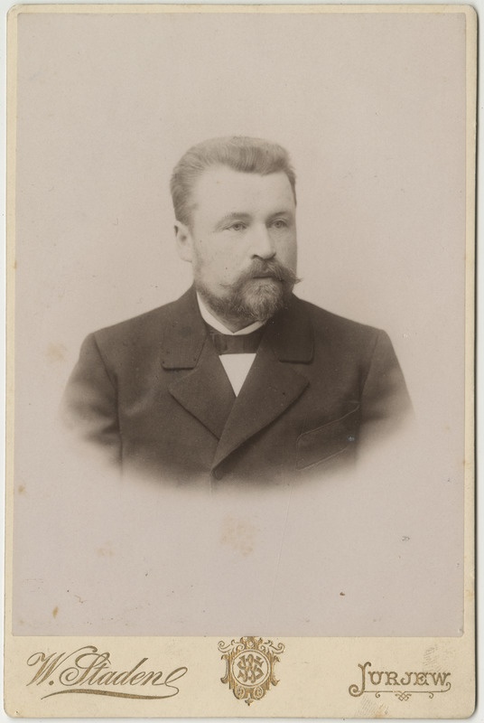 Karl Pärn (1854-1927). Seltskonnategelane Tartu Eesti ühisustes. Portreefoto.