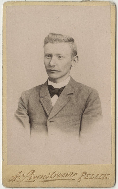 EKP Keskkomitee liige ja poliitik Hans Pöögelmann, portreefoto