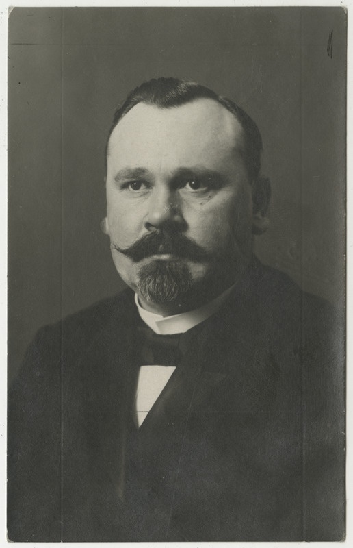 Poliitik Jaan Raamot, portreefoto