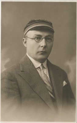 Eesti üliõpilane Rudolf Matsin  duplicate photo