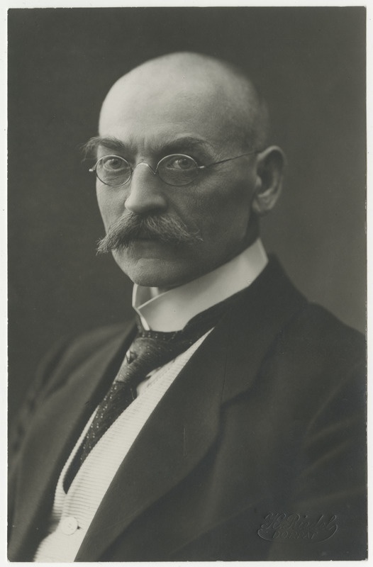 Oscar Eduard Rothberg, lastearst ja professor, portreefoto