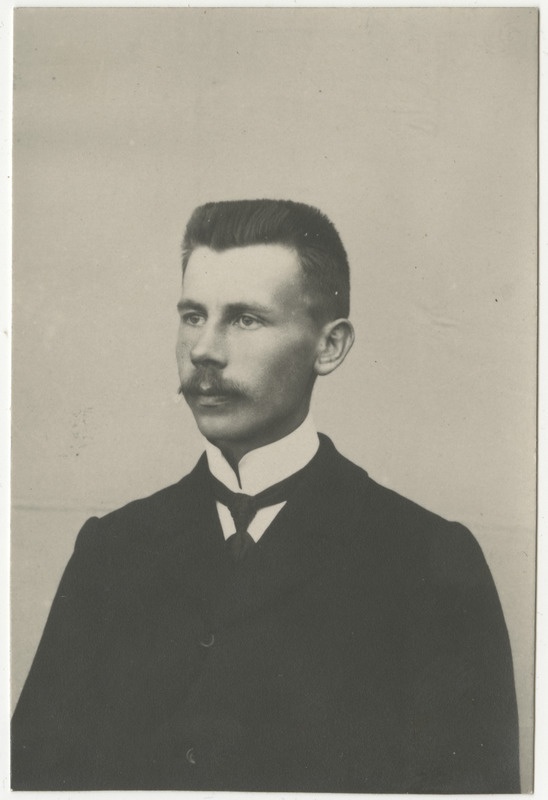 Johannes Rumbalu (Rumbach), eesti pedagoog, koolijuhataja ja seltskonnategelane, portreefoto