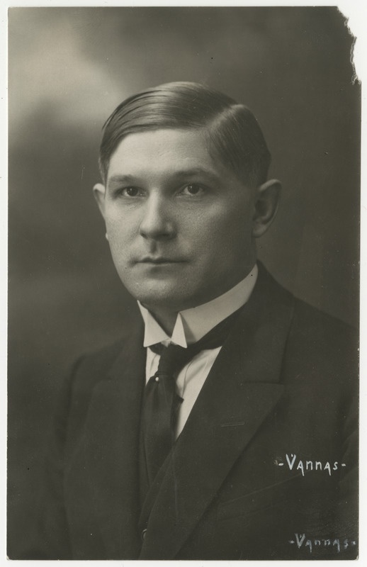 Theodor Rõuk, eesti advokaat, poliitik, seltskonnategelane ja sõjaväelane, portreefoto