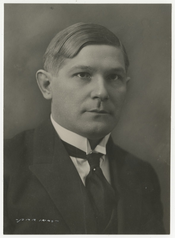 Theodor Rõuk, eesti advokaat, poliitik, seltskonnategelane ja sõjaväelane, portreefoto