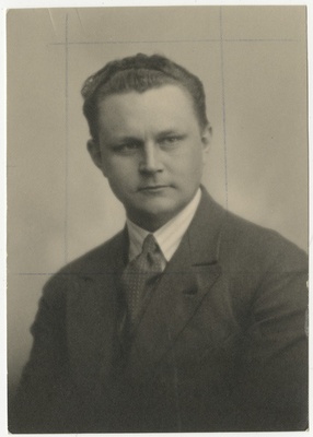 Gustav Ränk, eesti entograaf, pedagoog, Eesti Rahva Muuseumi juhatajaja, TÜ entograafiaprofessor, portreefoto  duplicate photo