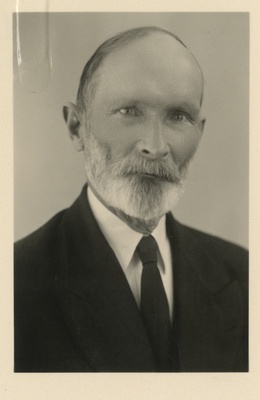 Gustav Sabbe, eesti pangaametnik ja seltskonnategelane Pivkvas ja Võrus, portreefoto  duplicate photo