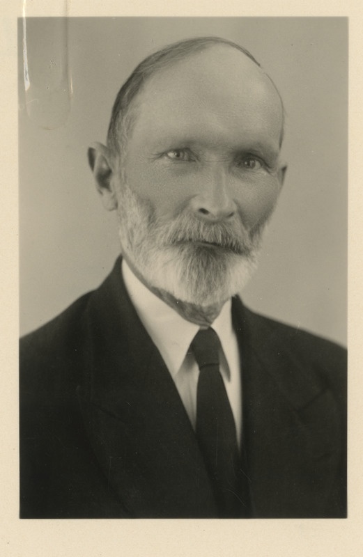 Gustav Sabbe, eesti pangaametnik ja seltskonnategelane Pivkvas ja Võrus, portreefoto