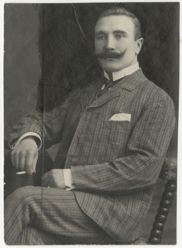 Carl Sacks, eesti majaomanik, ärimees, põllumees ja «Koidu" seltsi juhatuse liige, portreefoto