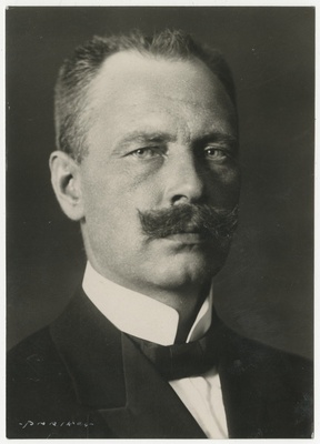 Friedrich Sauer sünninimi Prido Saue, eesti pedagoog, koolidirektor ja haridusminister, portreefoto  duplicate photo