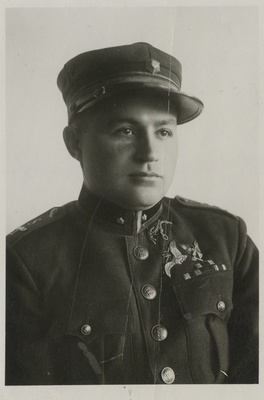A. Steinberg, eesti lennuväerügemendi ülem ja kolonelleitnant, portreefoto  duplicate photo