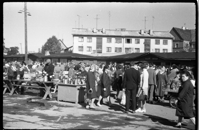 Market on Telliskivi Street.