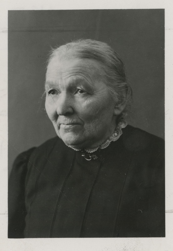 Kadri Tehane, eesti majateenija, portreefoto