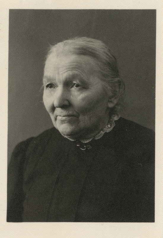 Kadri Tehane, eesti majateenija, portreefoto