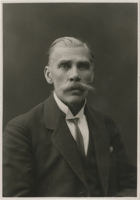 Jüri Tiedt, eesti kirikutegelane, Kolga-Jaani koguduse köster, portreefoto  duplicate photo