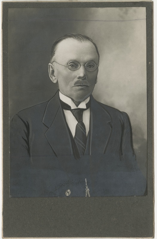 August Tobber, eesti kooliõpetaja ja seltskonnategelane, portreefoto