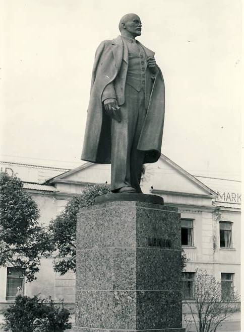 V. I. Lenini mälestussammas Jõhvis