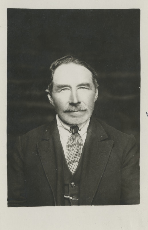 Mihkel Tooms, eesti postivedaja Kolga -Jaanis 30 aastat, portreefoto
