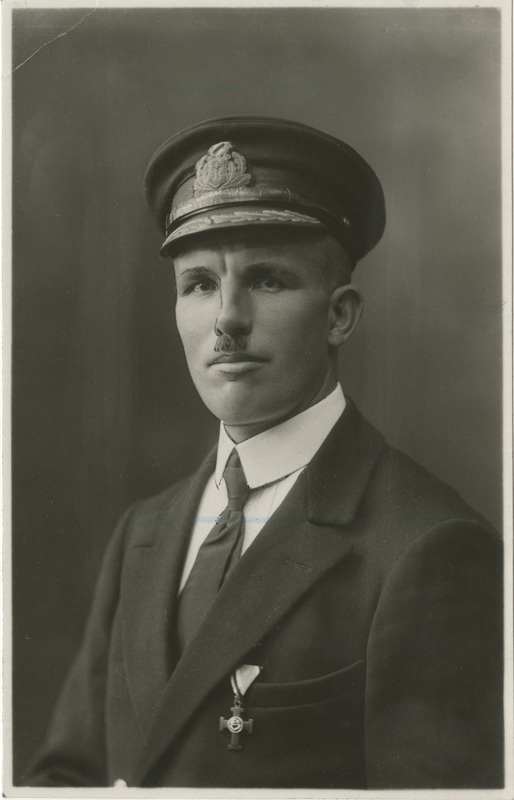 Jaan Usin, eesti mereväe ja kaitseliitlane ning seltskonnategelane, portreefoto