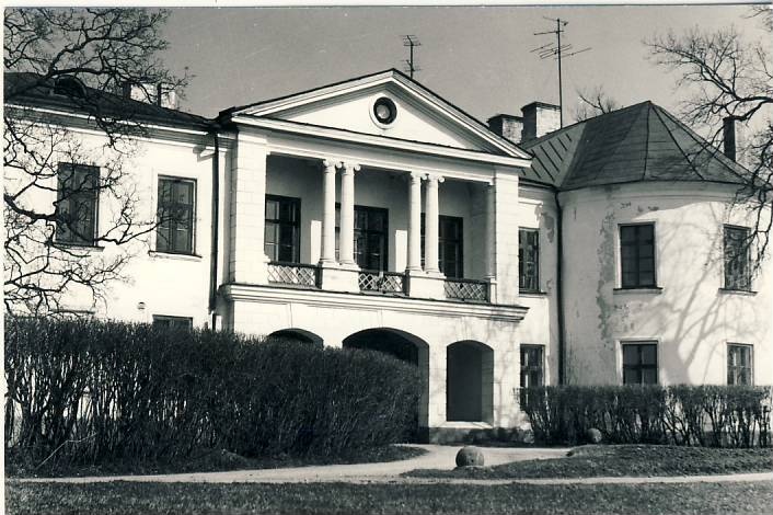 Vinni Näidissovhoostehnikumi õppehoone