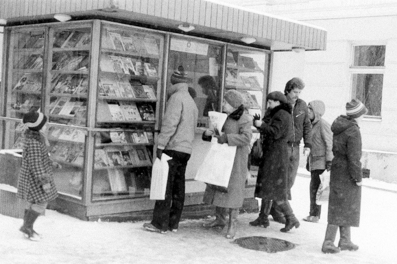 Tartu Rajooni Sidesõlme ajakirjanduslevi ajalehekiosk Tartus.