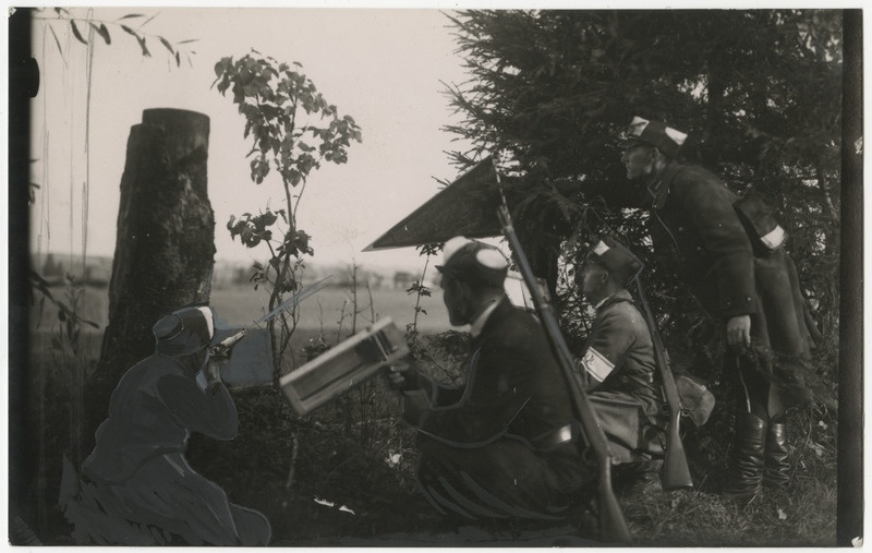 Kaitseliidu Antsla-Sõmerpalu sügismanöövrid 30.09.-01.10.1933, "valgete" poole kuulipildujapunkt, kuulipildujat imiteeritakse käristiga