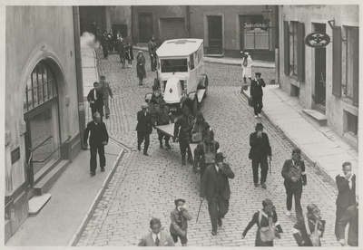 Kaitseliidu gaasikaitse propagandarongkäik Tallinna vanalinnas 28.04.1929  duplicate photo