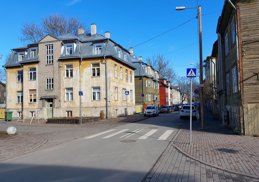 Elamud Valgevase tänaval, vaade piki tänavat rephoto