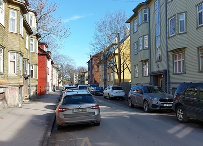 Kalamaja, Valgevase tänav, vaade maja number 8A eest mere suunas. rephoto